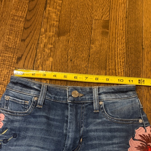 Guess High Waisted Denim Shorts with Flowe Embroidery - Picture 4 of 7